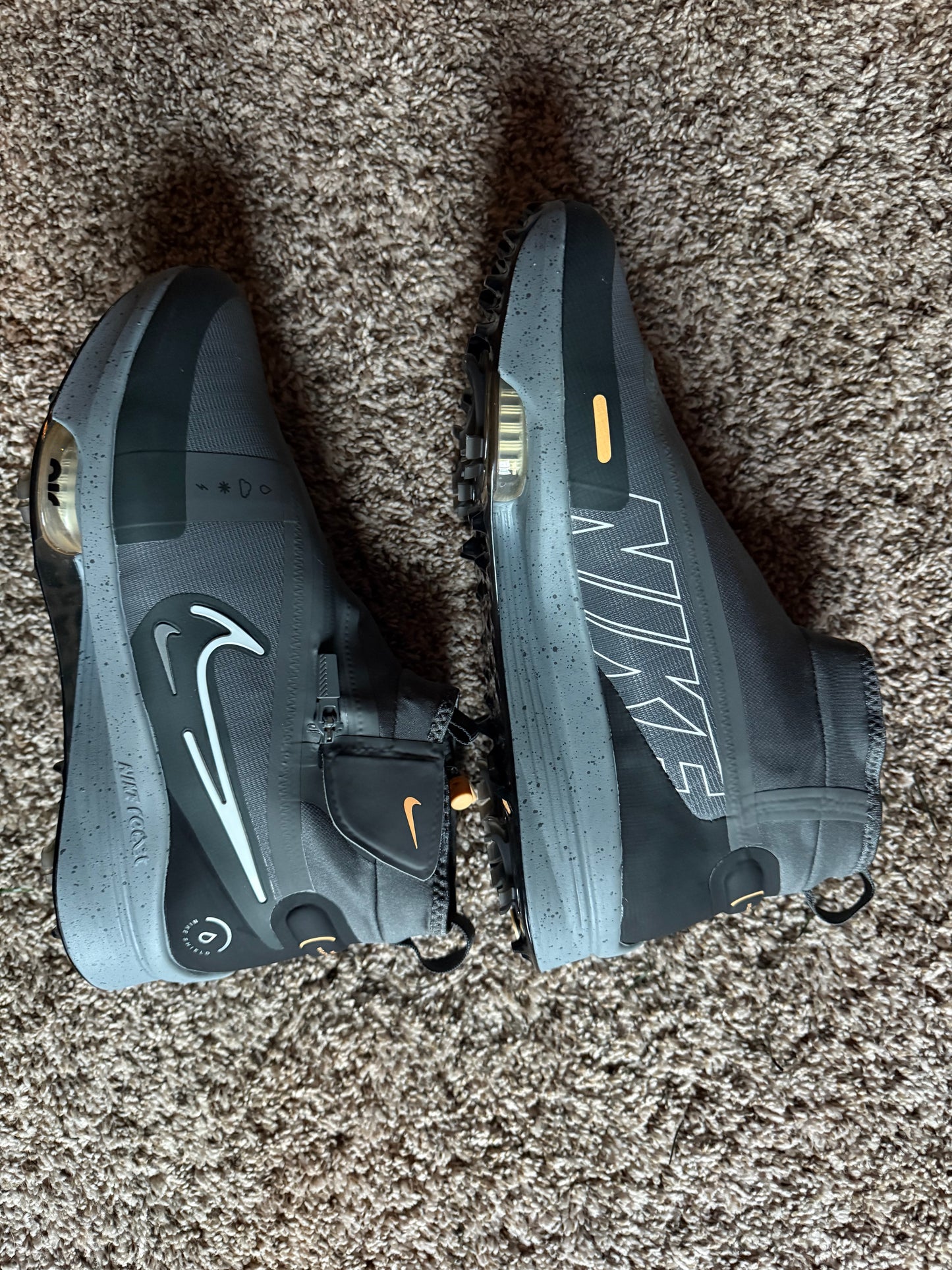 Nike Air Sheid Men 9.5