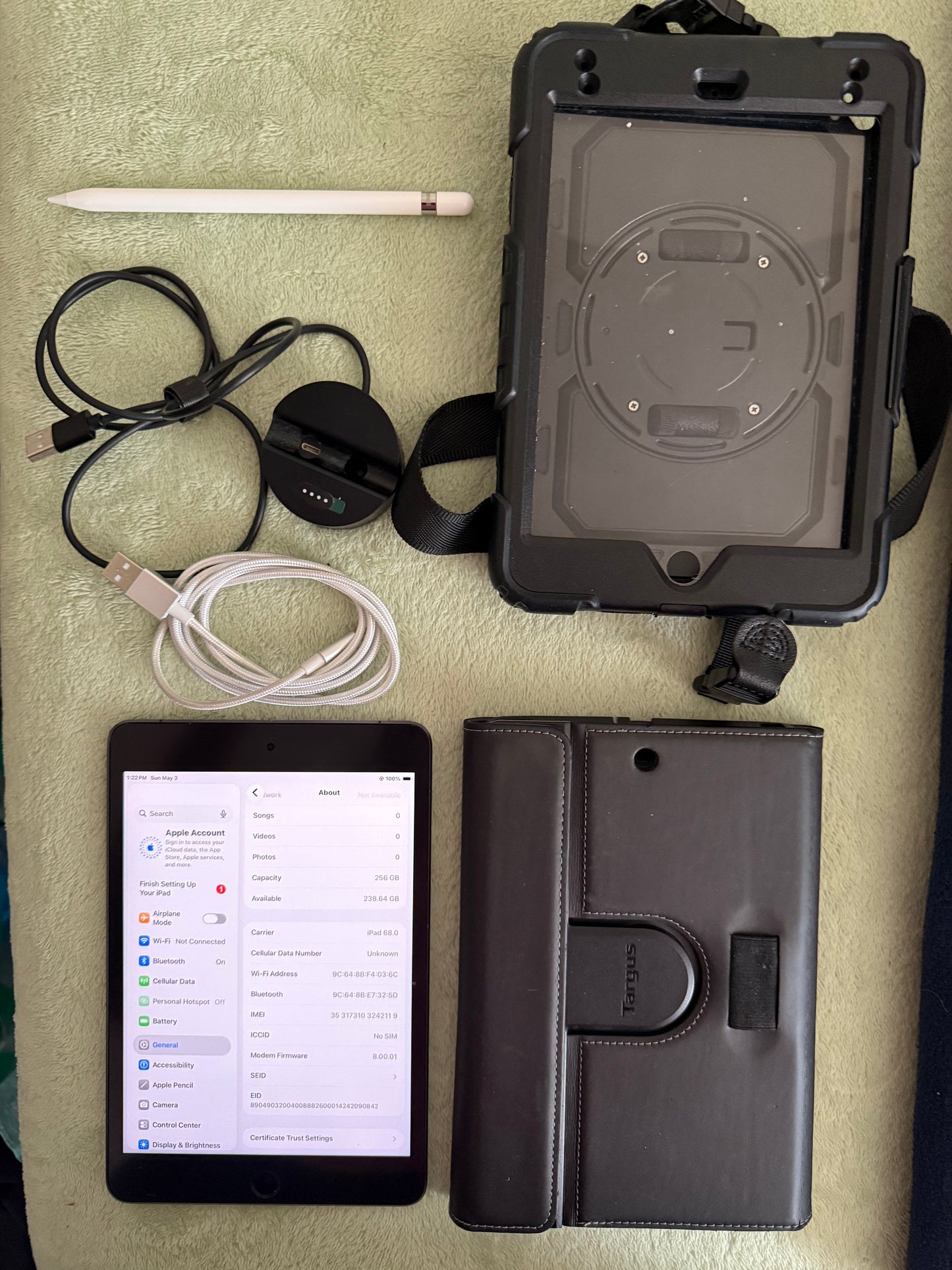 Apple iPad Mini 5th Gen Unlocked Bundle With Cases, Apple Pen and Pen Charger