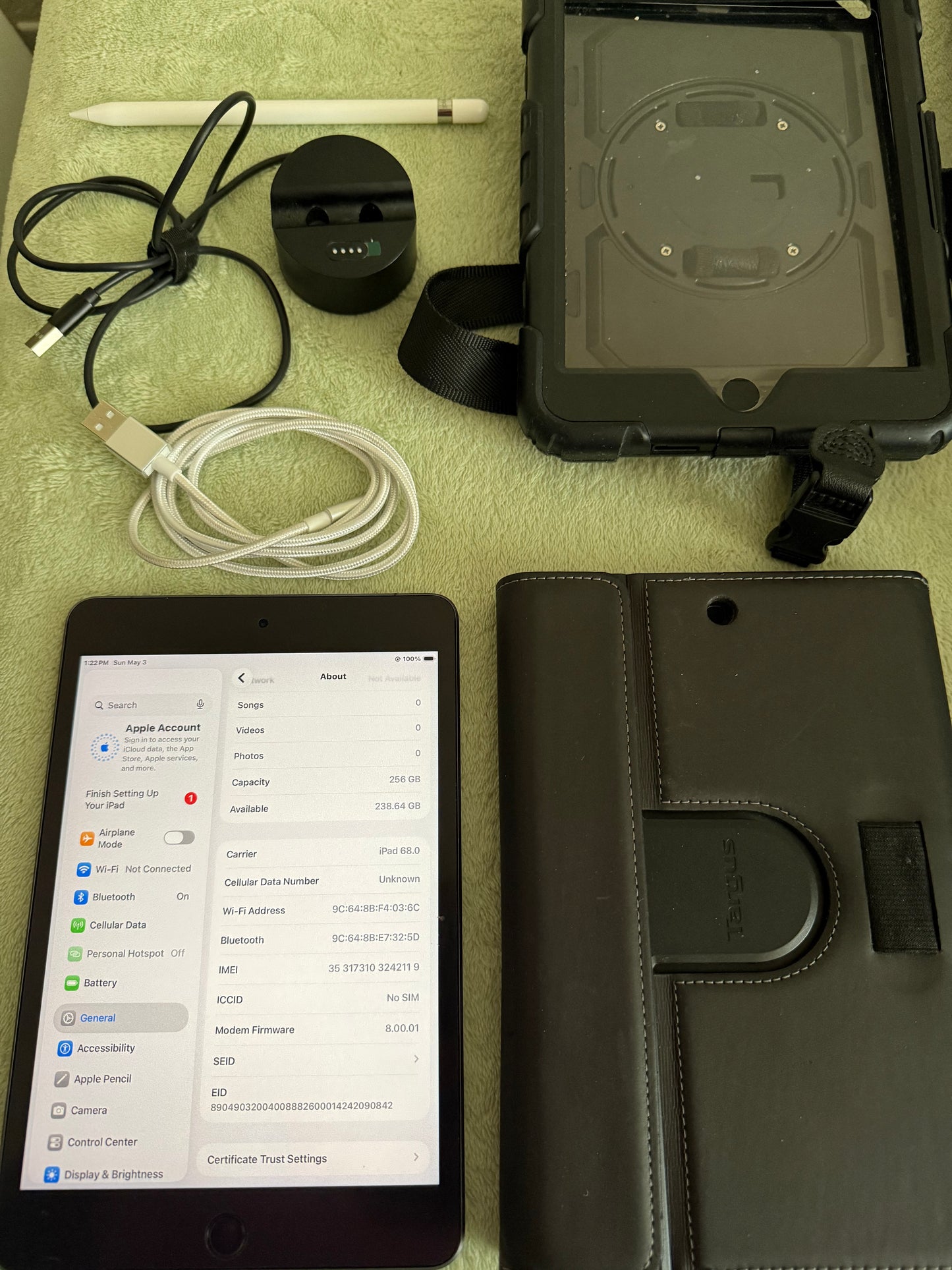 Apple iPad Mini 5th Gen Unlocked Bundle With Cases, Apple Pen and Pen Charger